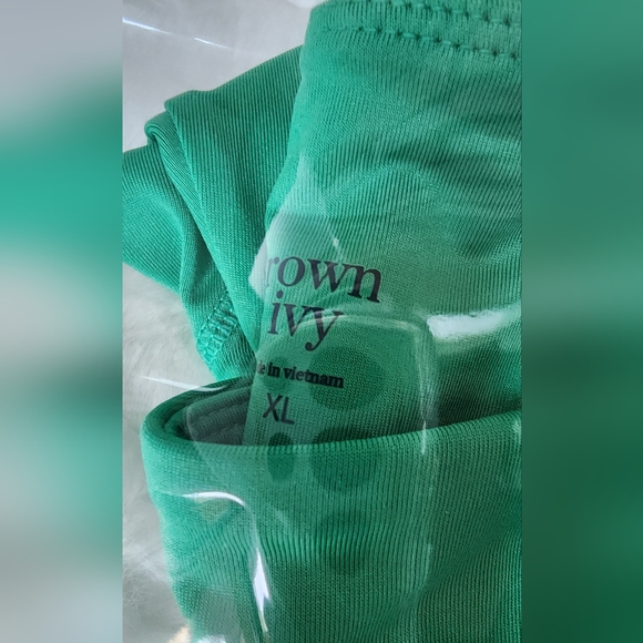 Crown & Ivy Scalloped Leggings Green Leaf XL NWT! - Picture 4 of 8